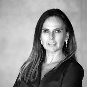 CONSTANZA PIZARRO – DIRECTORA